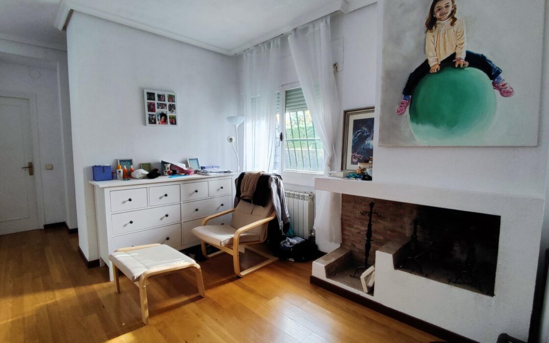 Дом в Сото-дель-Реаль 7 комнат с бассейном и террасой