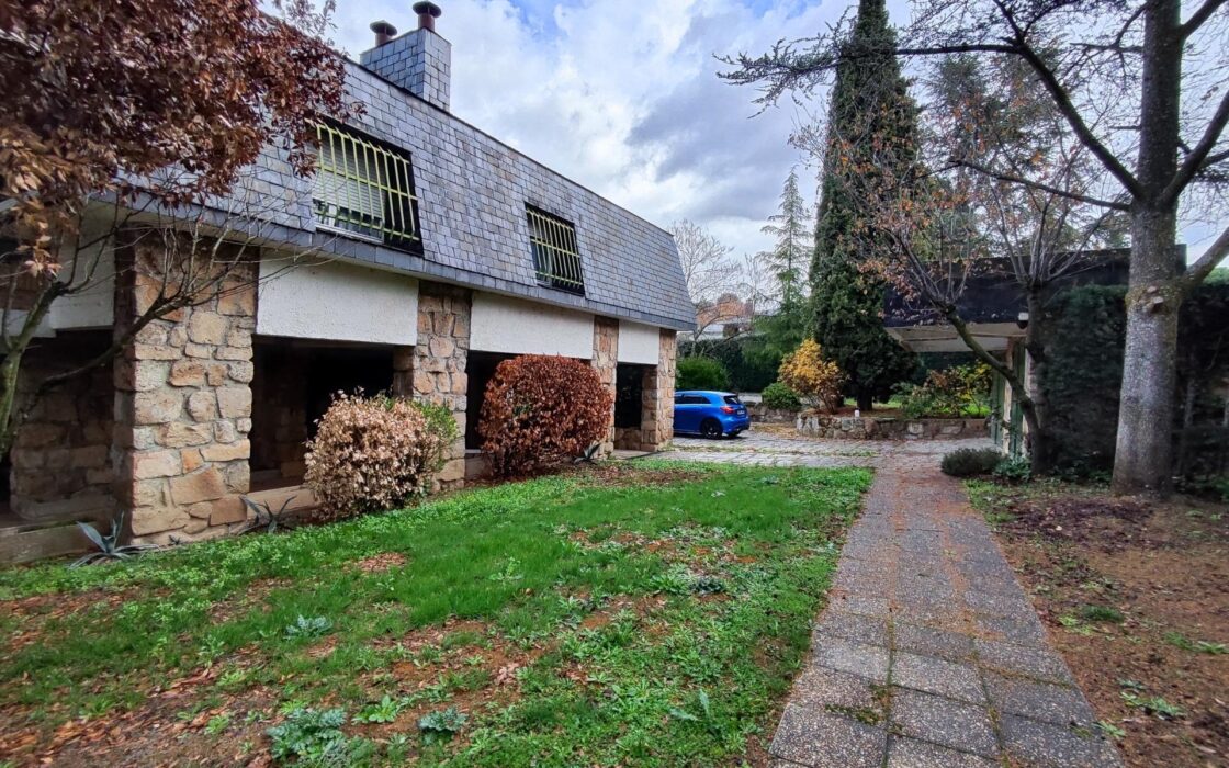 Дом в Сото-дель-Реаль 7 комнат с бассейном и террасой