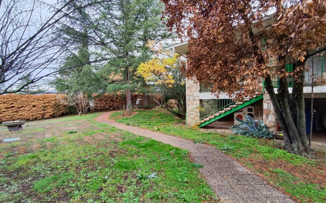 Дом в Сото-дель-Реаль 7 комнат с бассейном и террасой