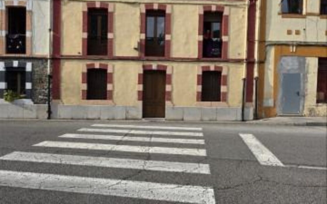 Апартаменты в Овьедо 50 кв.м с 2 спальнями и без ремонта