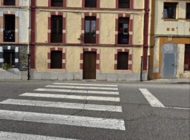 Апартаменты в Овьедо 50 кв.м с 2 спальнями и без ремонта