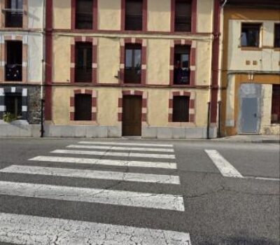 Апартаменти в Овьедо 50 кв.м з 2 спальнями та без ремонту