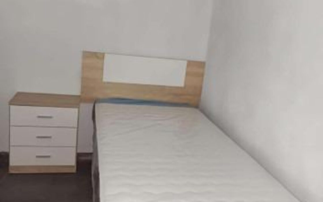 Апартаменты в Овьедо 50 кв.м с 2 спальнями и без ремонта