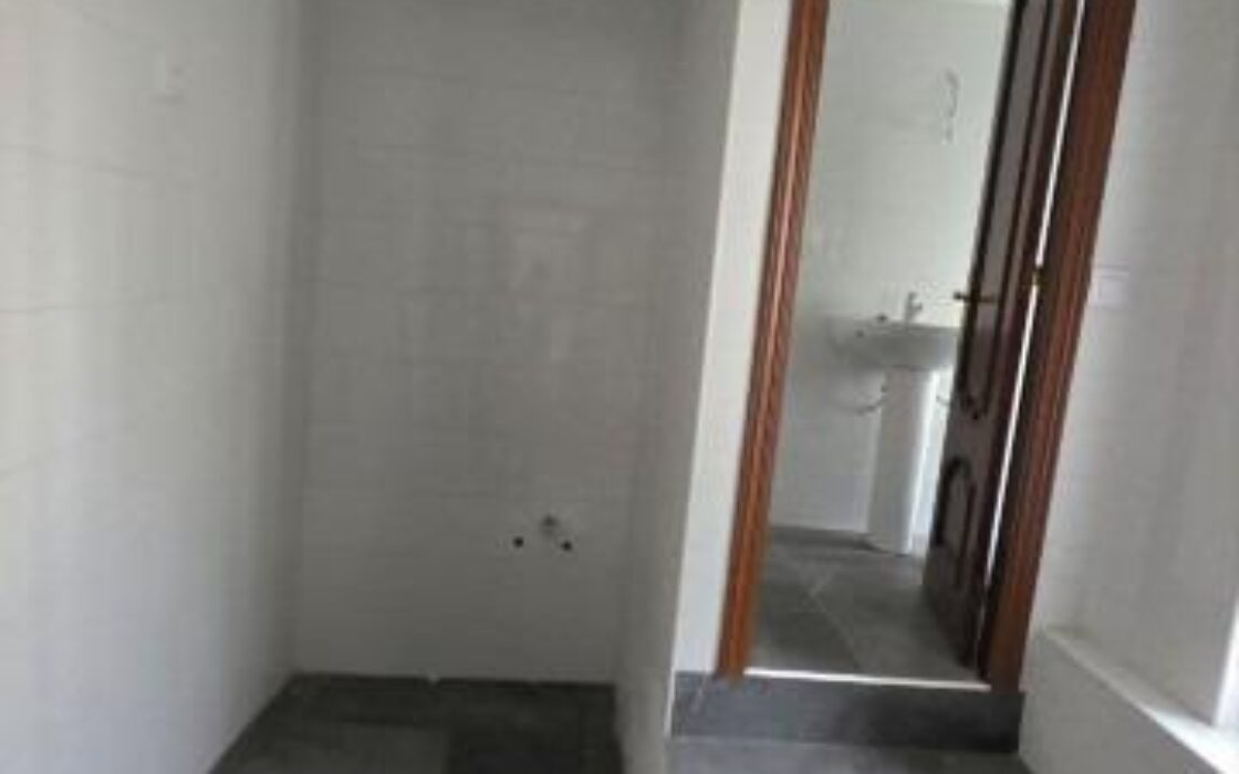 Апартаменты в Овьедо 50 кв.м с 2 спальнями и без ремонта