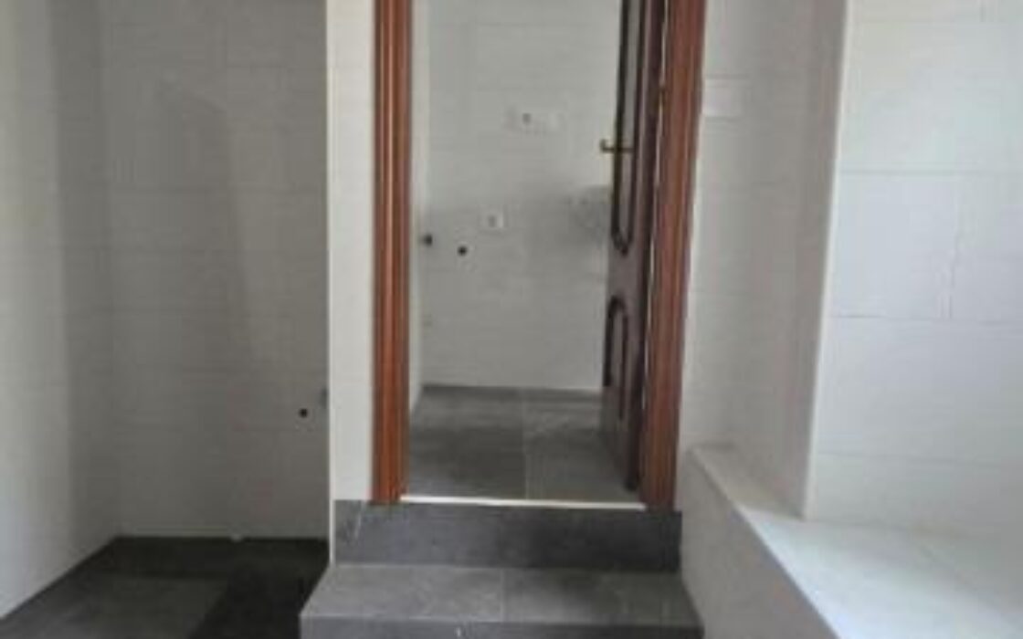 Апартаменты в Овьедо 50 кв.м с 2 спальнями и без ремонта