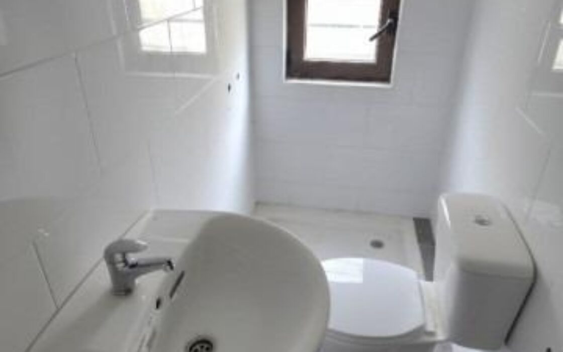 Апартаменты в Овьедо 50 кв.м с 2 спальнями и без ремонта