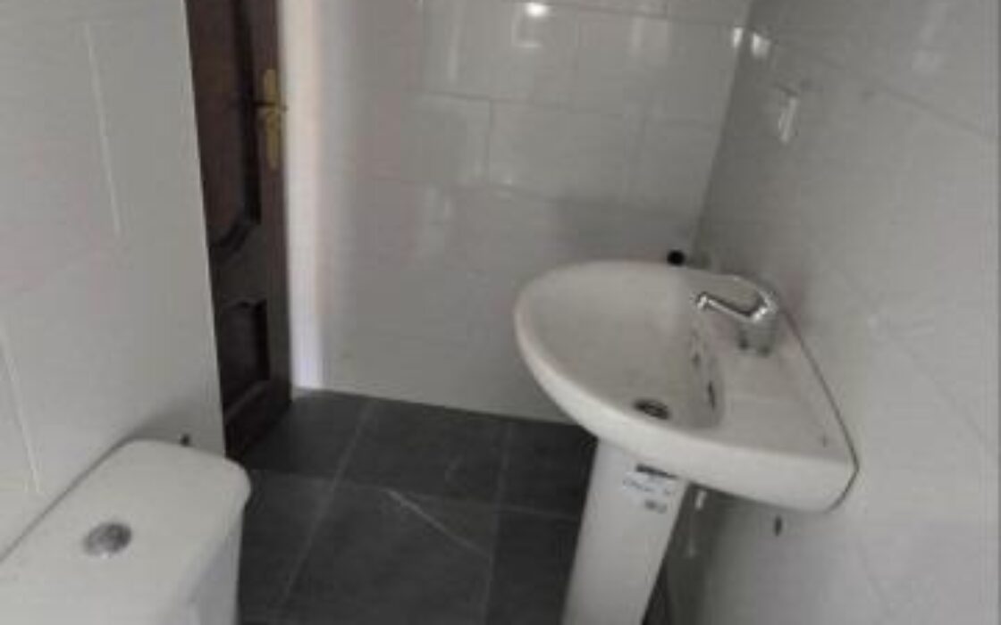 Апартаменты в Овьедо 50 кв.м с 2 спальнями и без ремонта