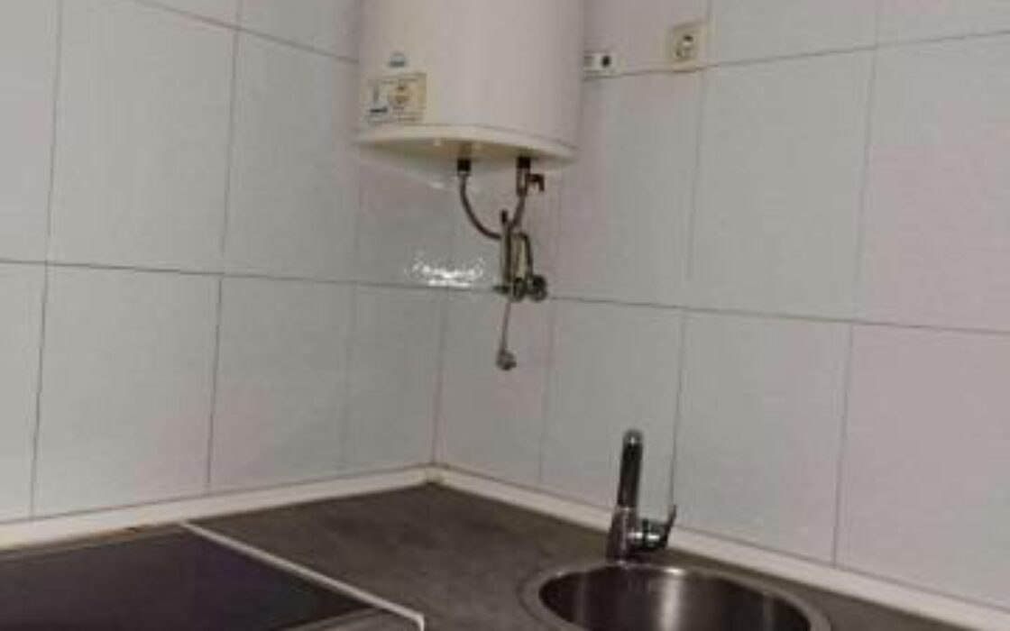 Апартаменты в Овьедо 50 кв.м с 2 спальнями и без ремонта