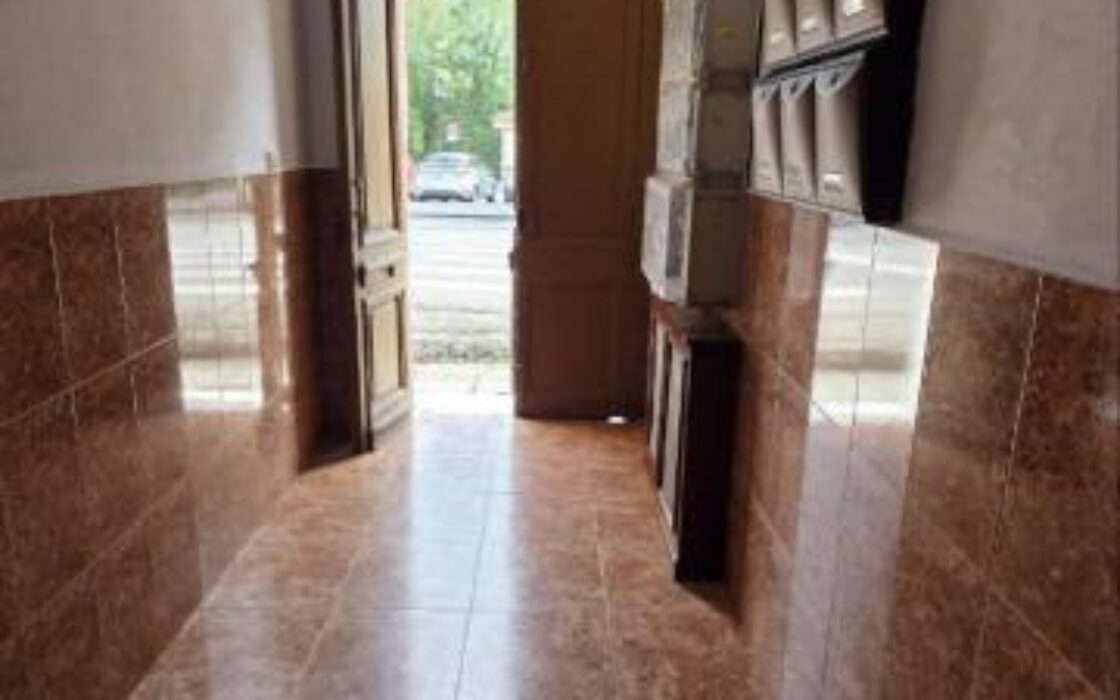 Апартаменты в Овьедо 50 кв.м с 2 спальнями и без ремонта