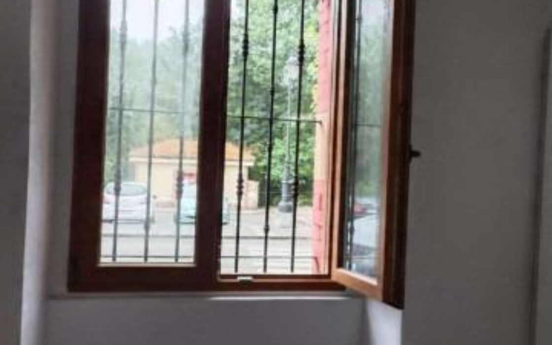 Апартаменты в Овьедо 50 кв.м с 2 спальнями и без ремонта