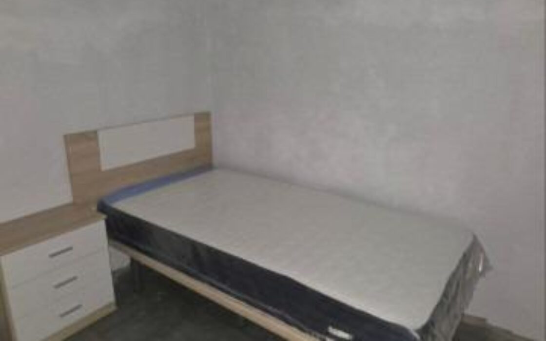 Апартаменты в Овьедо 50 кв.м с 2 спальнями и без ремонта