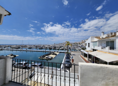 Квартира 1 спальня в центре Пуэрто Бануса с террасой 78 кв.м