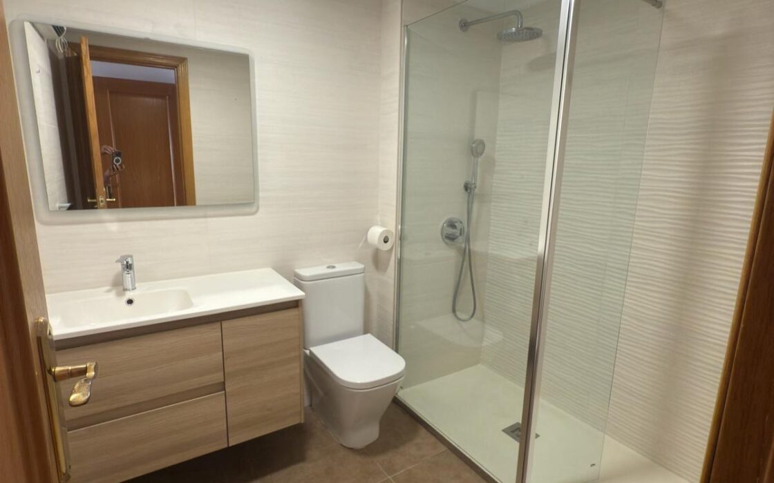 Апартаменты в Аликанте 127 кв.м с террасой у моря