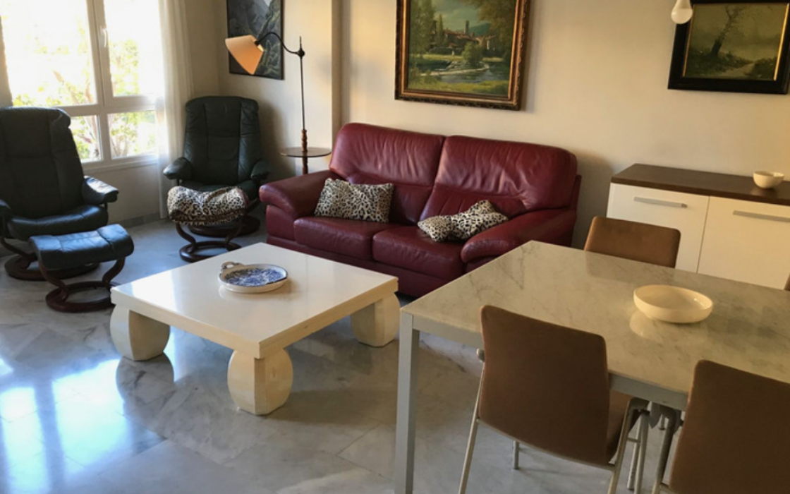 Світла квартира біля моря з 3 спальнями в Іспанії 130 кв.м