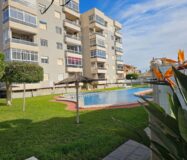 Современная квартира с террасой в Торревьехе 61 кв.м