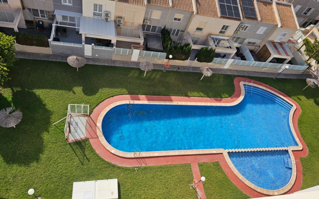 Современная квартира с террасой в Торревьехе 61 кв.м