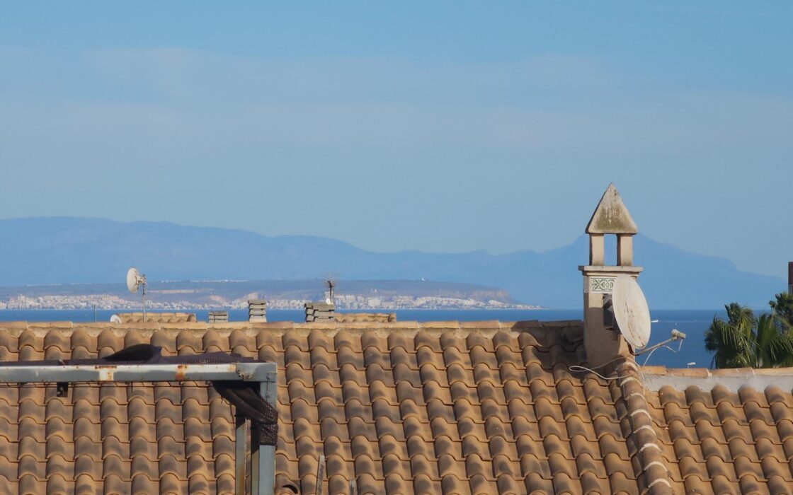 Современная квартира с террасой в Торревьехе 61 кв.м