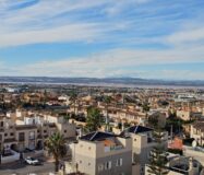 Современная квартира с террасой в Торревьехе 61 кв.м