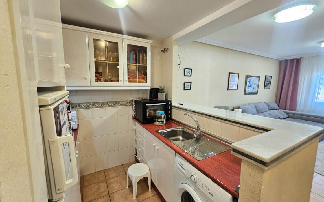 Современная квартира с террасой в Торревьехе 61 кв.м