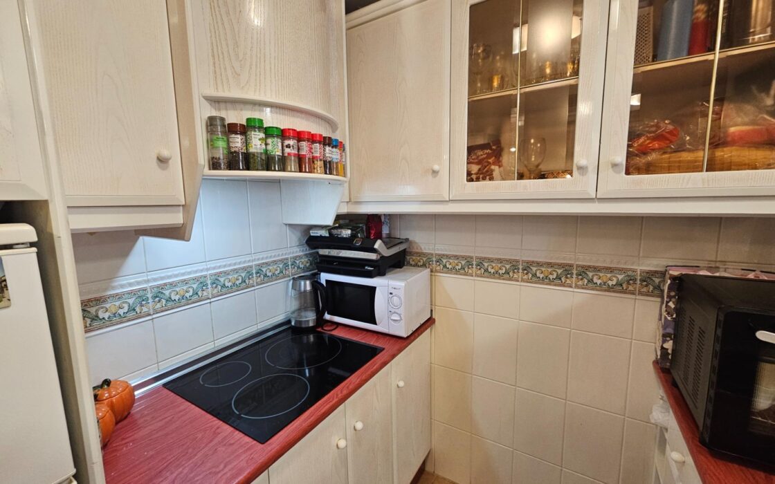 Современная квартира с террасой в Торревьехе 61 кв.м