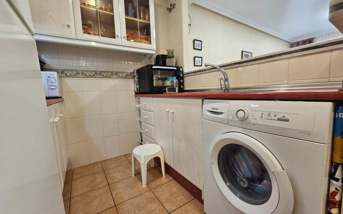 Современная квартира с террасой в Торревьехе 61 кв.м