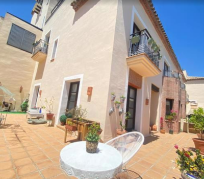 Чотирикімнатний полудом з терасою в Бенахавісі 257 кв.м