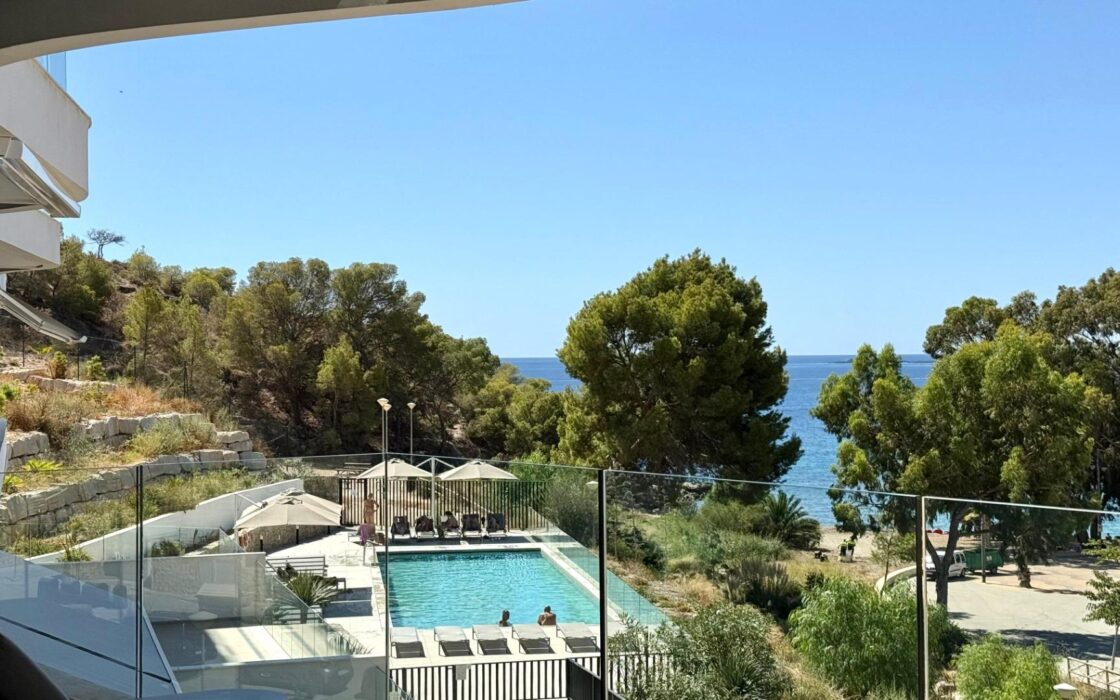 Апартаменти у моря на Коста Бланці з терасою 100 кв.м