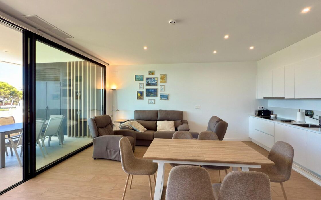 Апартаменти у моря на Коста Бланці з терасою 100 кв.м