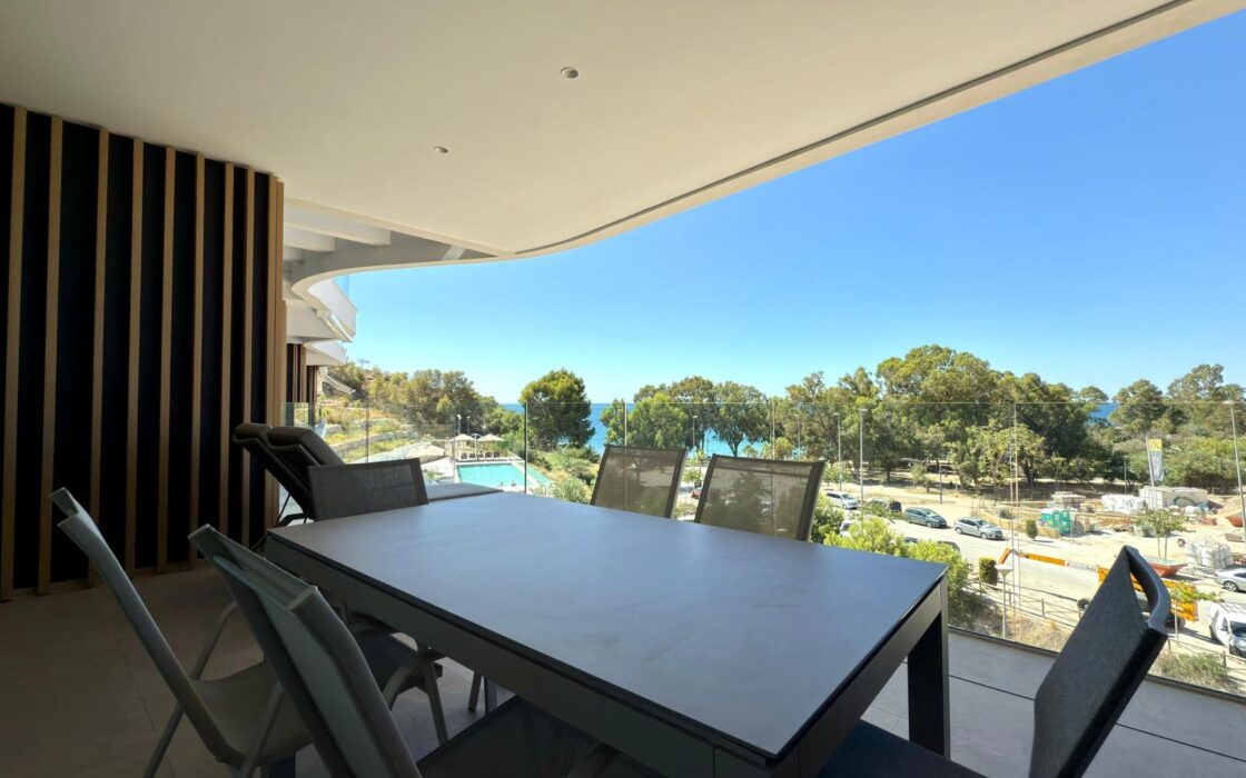 Апартаменти у моря на Коста Бланці з терасою 100 кв.м