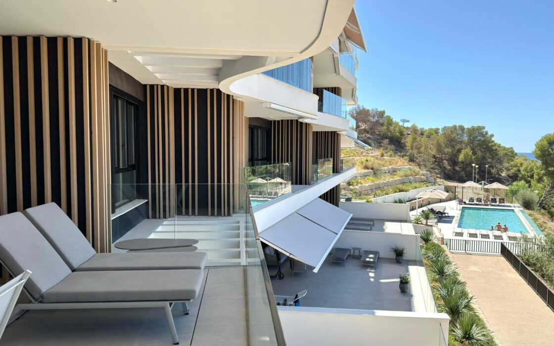 Апартаменти у моря на Коста Бланці з терасою 100 кв.м