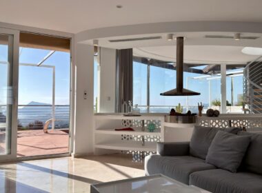 Елегантна вілла в Альтеа ла Велья з терасою та видом на море