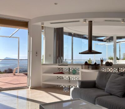 Елегантна вілла в Альтеа ла Велья з терасою та видом на море