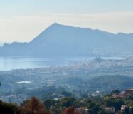 Елегантна вілла в Альтеа ла Велья з терасою та видом на море