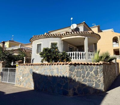 Вилла в Ориуэла Коста у моря 191 кв.м, 4 спальні, тераса