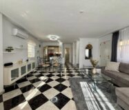 Вилла в Ориуэла Коста у моря 191 кв.м, 4 спальни, терраса