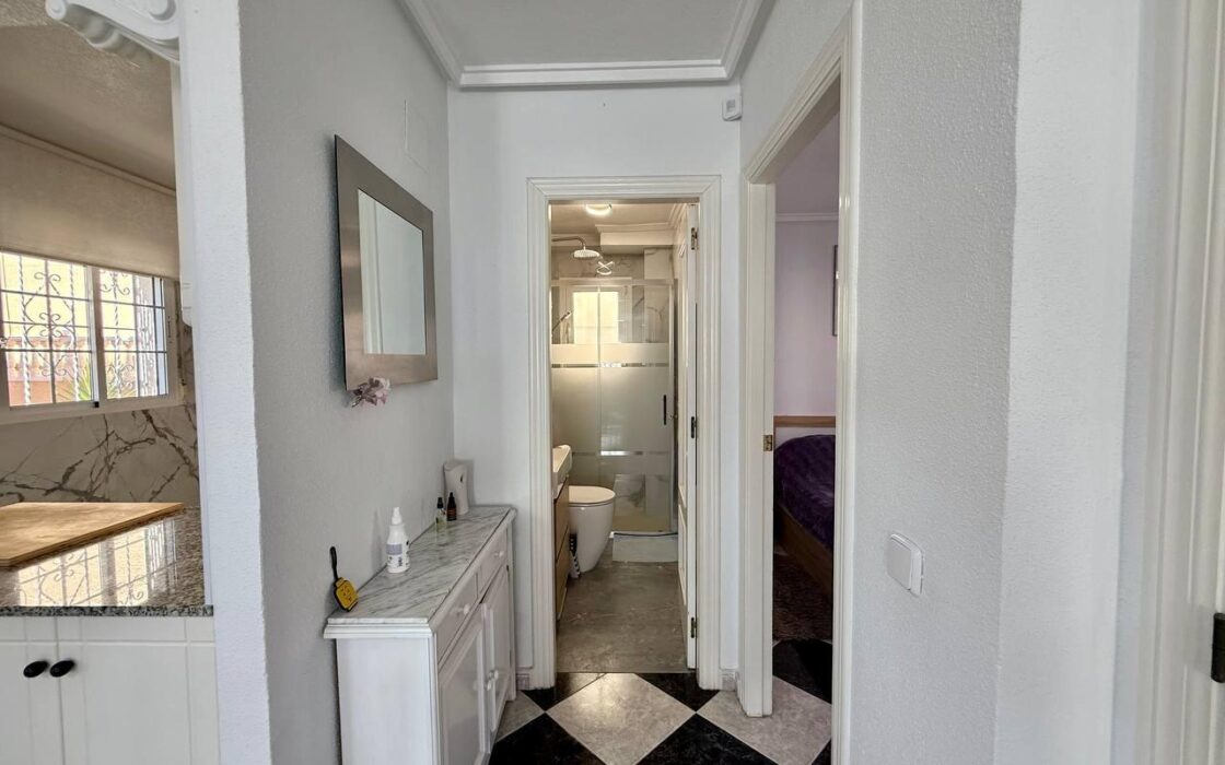 Вилла в Ориуэла Коста у моря 191 кв.м, 4 спальни, терраса