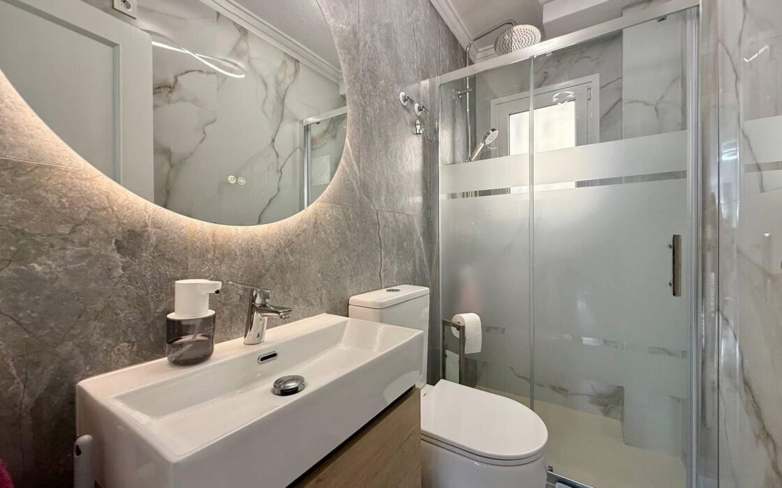 Вилла в Ориуэла Коста у моря 191 кв.м, 4 спальни, терраса