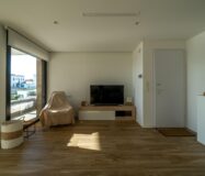 Современная вилла с бесконечным бассейном в Финестрате 151 кв.м