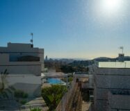 Современная вилла с бесконечным бассейном в Финестрате 151 кв.м