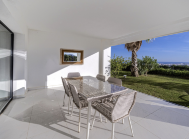 Квартира 2 спальни с террасой в Малаге 109 кв.м