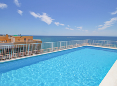 Светлая квартира у моря в Марбелье 71 кв.м с террасой