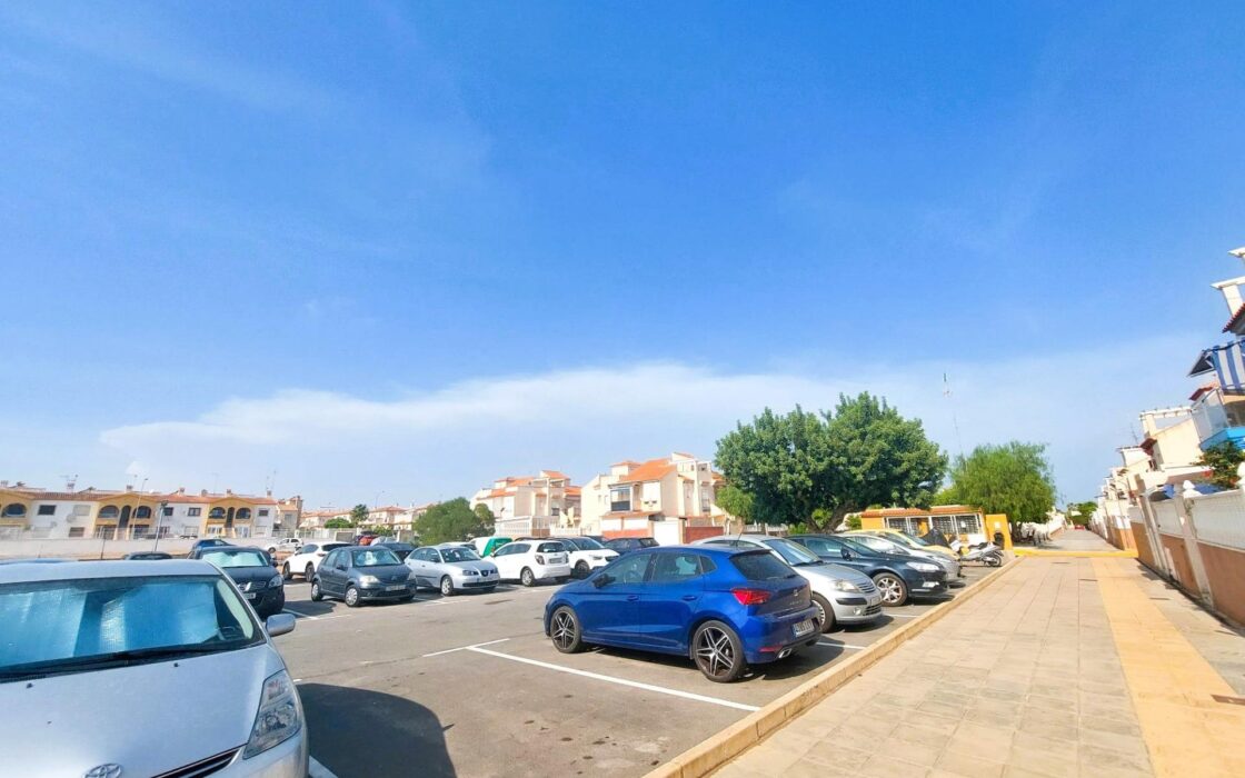 Бунгало с террасой у моря в Ориуэла Коста 58 кв.м