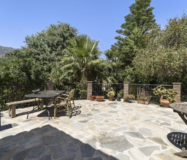 Очаровательная усадьба в Михасе с видом на море 310 кв.м