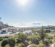 Простора квартира з терасою в центрі міста, 111 кв.м.