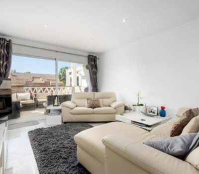 Трикімнатна квартира в 600 м від пляжу з терасою, 127 кв.м