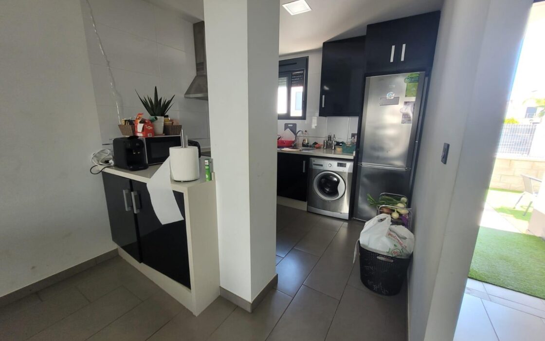 Бунгало 90 кв.м в Ла Зении с террасой, 1.5 км до моря