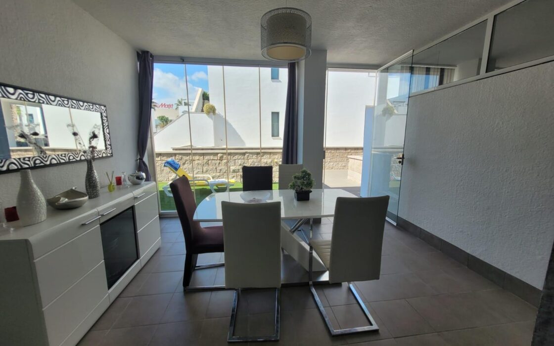 Бунгало 90 кв.м в Ла Зении с террасой, 1.5 км до моря