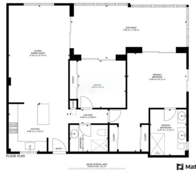 Простора 2-кімнатна квартира в Альтос Мирафлорес з терасою