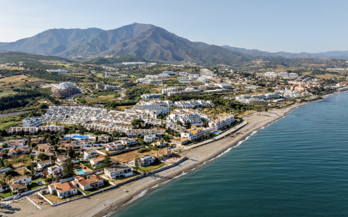 Прекрасна 3-кімнатна квартира біля моря в Естепоні 138 кв.м