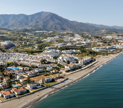 Прекрасна 3-кімнатна квартира біля моря в Естепоні 138 кв.м